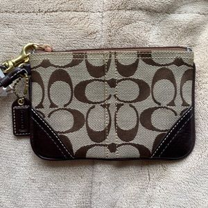 Coach wristlet brand new, never used